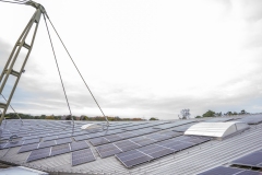 Sander-van-Wessel-installeert-zonnepanelen-5