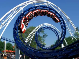 Double Corkscrew (Coasterman1234 - Wikimedia Commons)