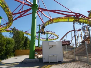 © Theme Park World